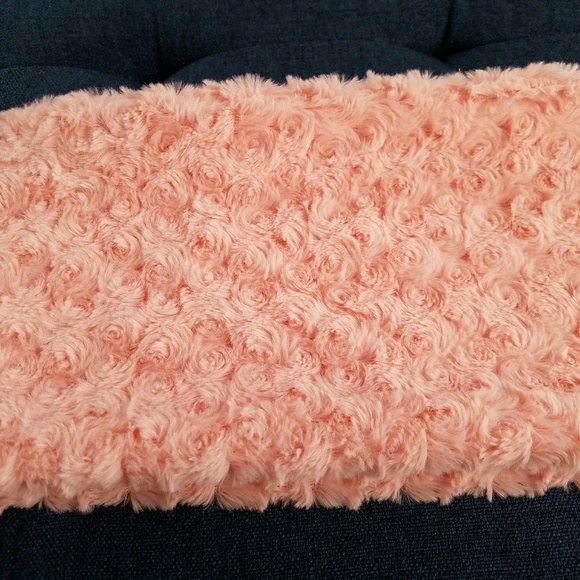 🌹Rosy Infinity scarf🌹 - Picture 3 of 3